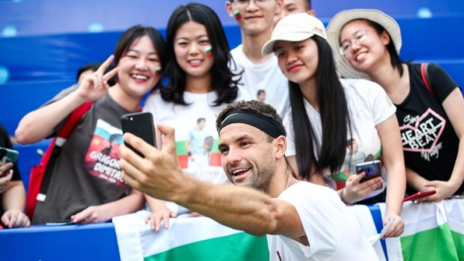 Григор Димитров подлуди феновете си в Китай (снимки)