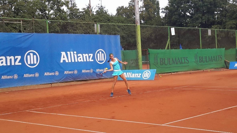 Изабелла Шиникова отпадна на Allianz Cup