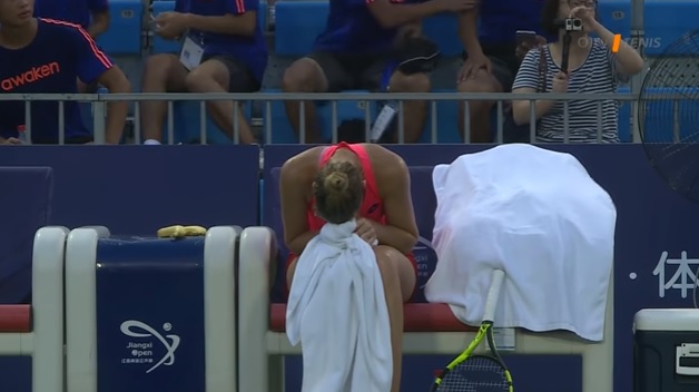 Порязване на вентилатор отказа Плишкова от турнир (видео)