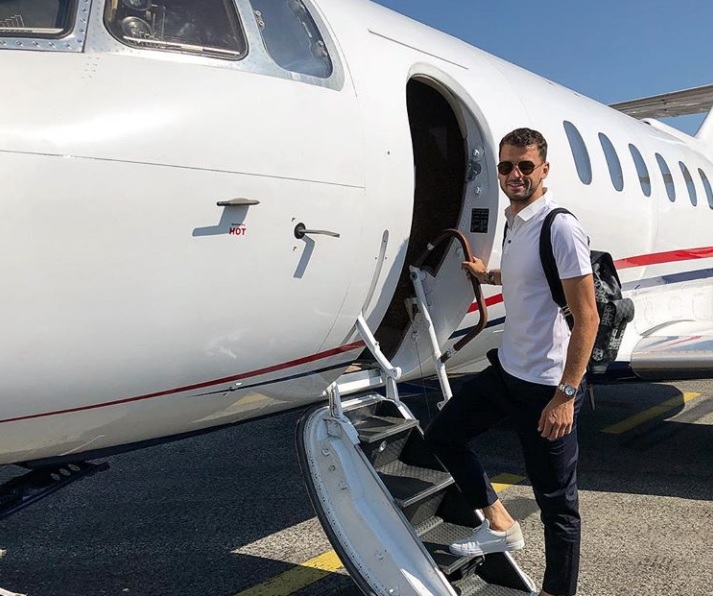 Димитров отлетя за Барселона с частен самолет (снимка)