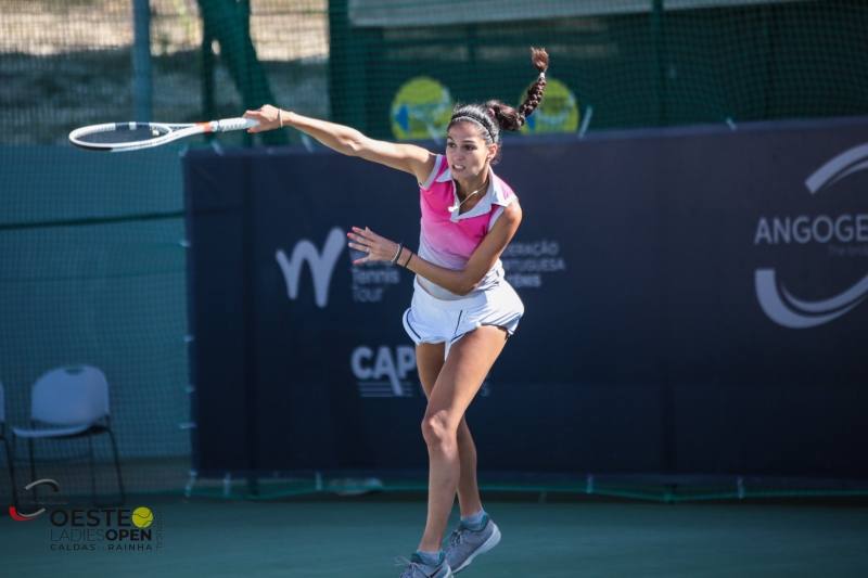 Шиникова е на четвъртфинал след нов успех в Дубай