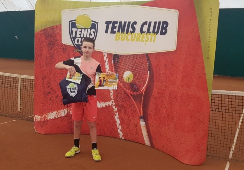 Маринов триумфира с титлата на турнир от Тенис Европа в Букурещ