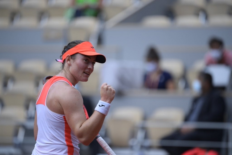 Павлюченкова срещу Зиданшек на полуфиналите в Париж