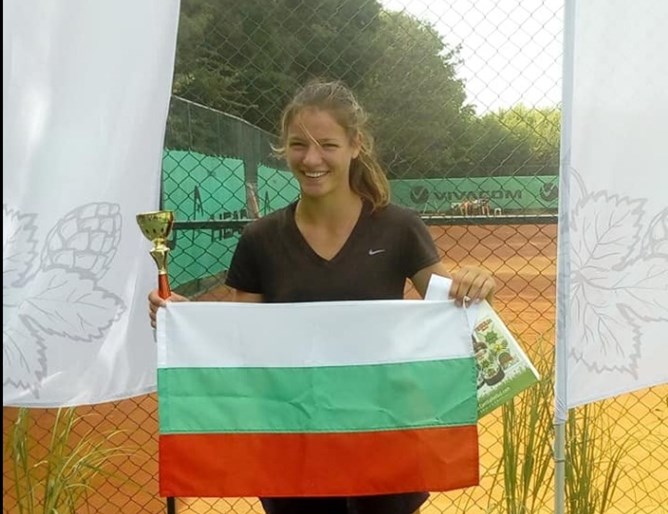 Каратанчева е четвъртфиналистка в Сърбия