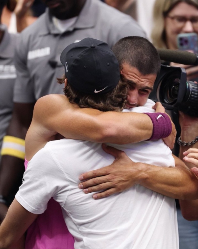 Какви са възможните причини за раздялата на Алкарас и Фереро