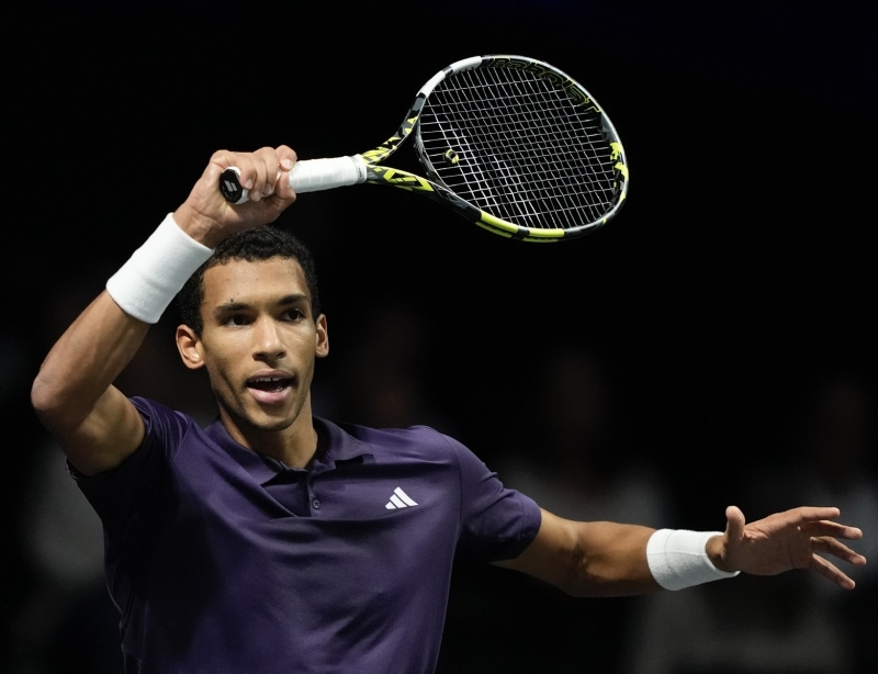 Феликс Оже-Алиасим остава в борбата за Торино