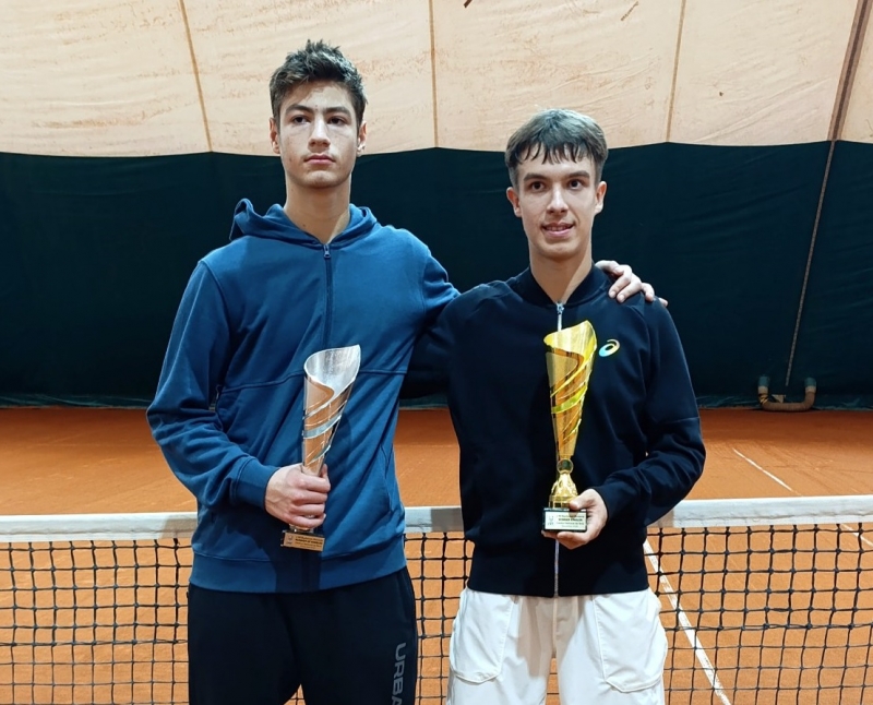 Калоян Шиков с титли на сингъл и на двойки на J30 в Букурещ