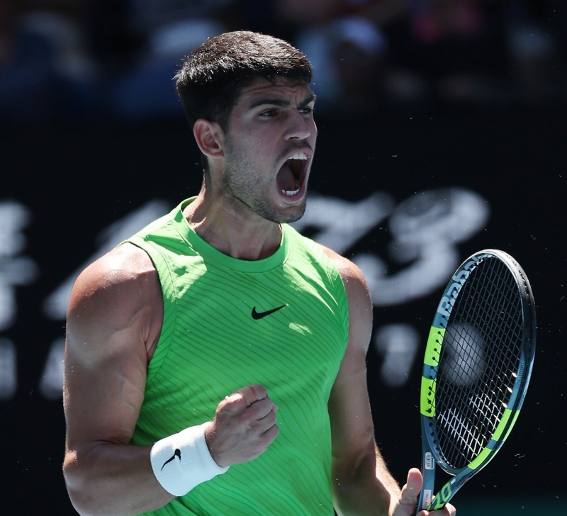 Алкарас с успех в три сета, победа и за Медведев