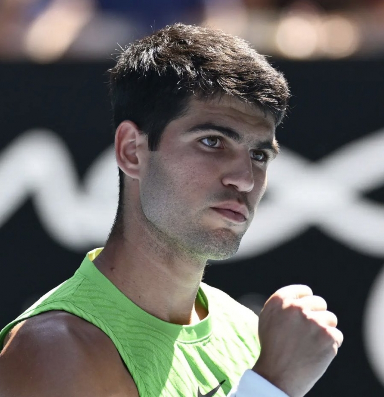 Алкарас се пребори с физическите си проблеми и със Зверев и е на финал в Мелбърн