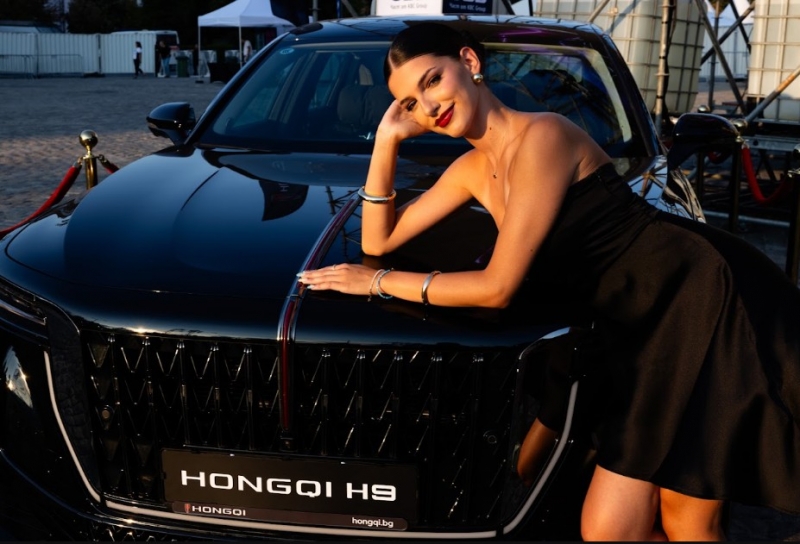 HONGQI направи предпремиерен дебют с два от моделите си на Гала в София на Соня Йончева