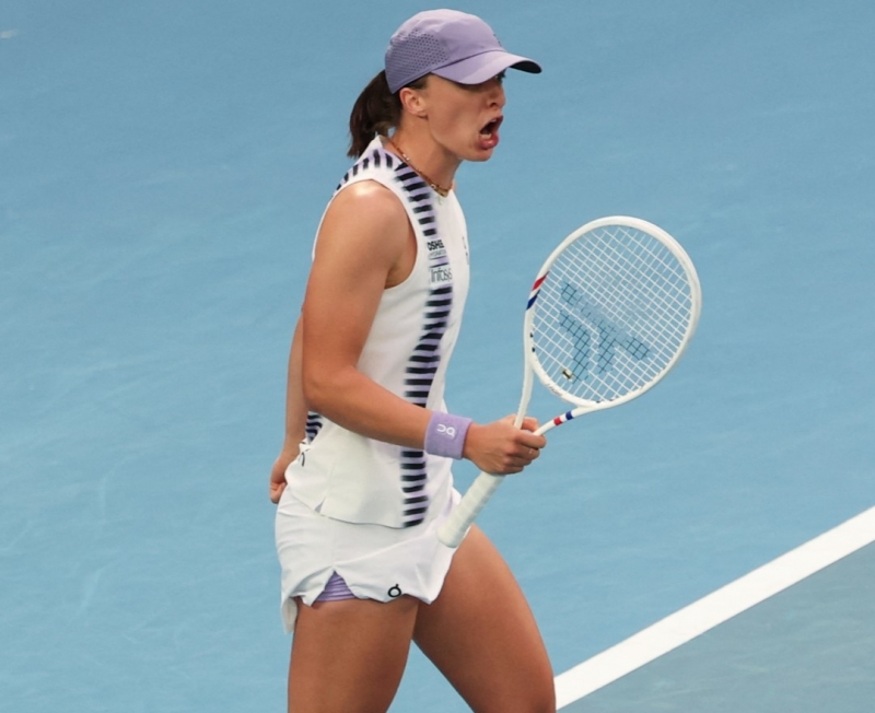 Швьонтек тръгна трудно, Андреева и Шнайдер с впечатляващи обрати 