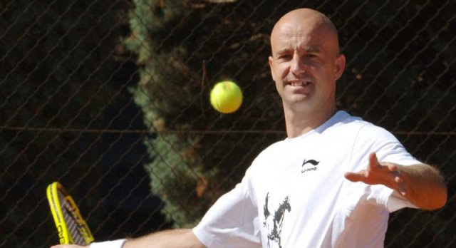 Иван Любичич спира с тениса до месец