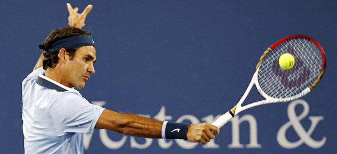 Федерер се върна към старата ракета и победите на старта в Синсинати