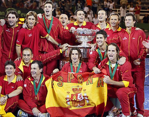 Испания посреща Швейцария на клей за Купа "Дейвис"