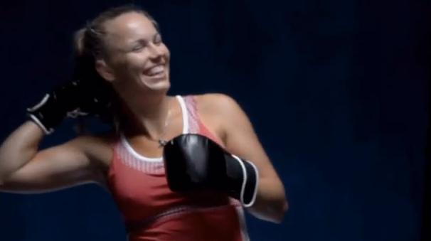 ВИДЕО: Боксьорката Вожняцки разкрива тайната на успеха