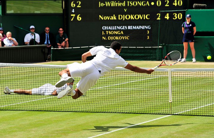 ВИДЕО: Два шедьовъра от шоуто Цонга-Джокович