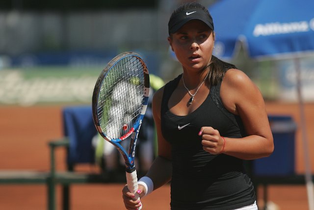 Виктория Томова на четвъртфинал във Варна
