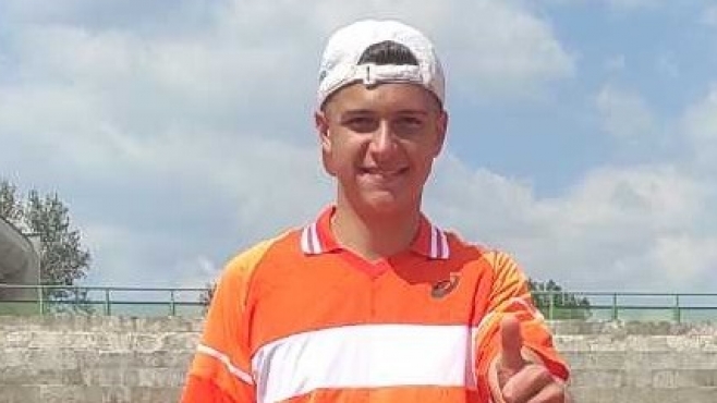 Александър Василев се класира за четвъртфиналите на двойки в Германия