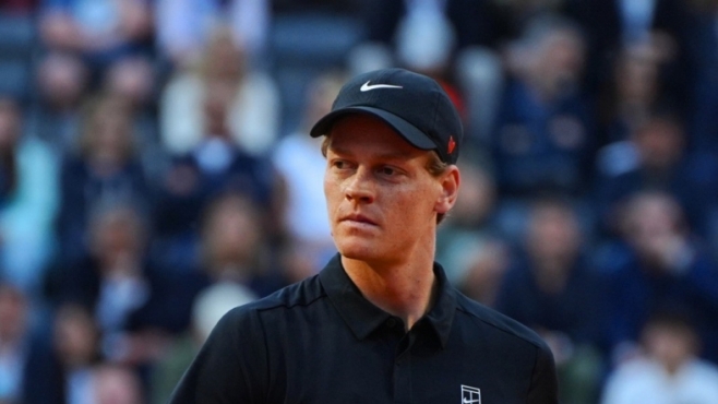 Яник Синер се завърна на корта с победа