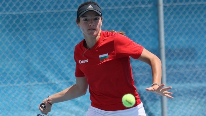 Лиа Каратанчева се класира за четвъртфиналите на двойки в Мексико