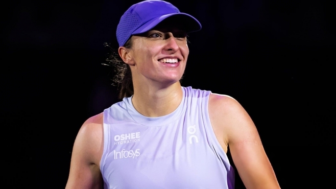 Швьонтек и Рибакина с победи на старта в Рияд