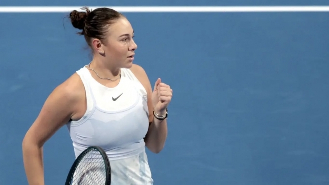 Анисимова с обрат над Швьонтек и място на полуфиналите в Рияд