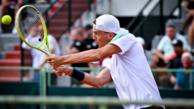 Нестеров надви водача в схемата и е на крачка от финал в Манама