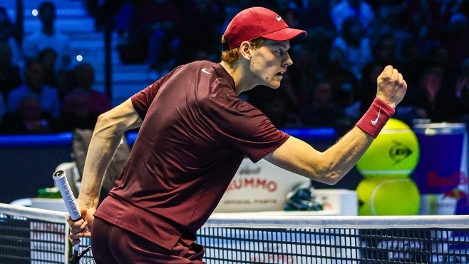 Синер излезе от групата след нов успех над Зверев, Оже-Алиасим запази шансове за 1/2-финал