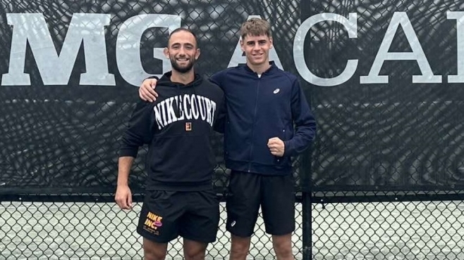 Кисимов се класира за финала на сингъл при юношите на турнир в САЩ