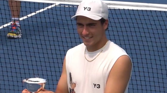 Иван Иванов беше обявен за световен шампион при юношите за 2025 година