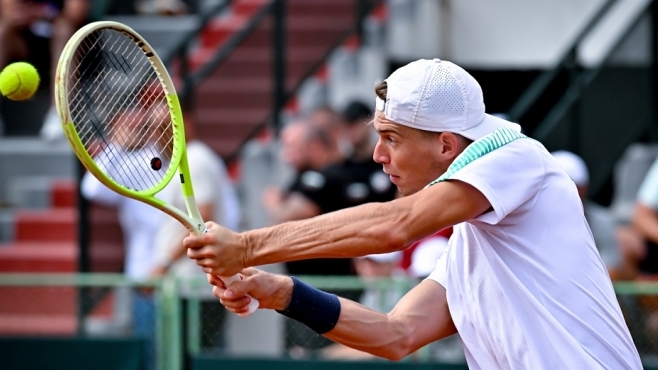 Нестеров е на полуфинал на сингъл и на двойки в Тунис