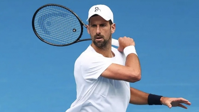 Джокович с болки във врата