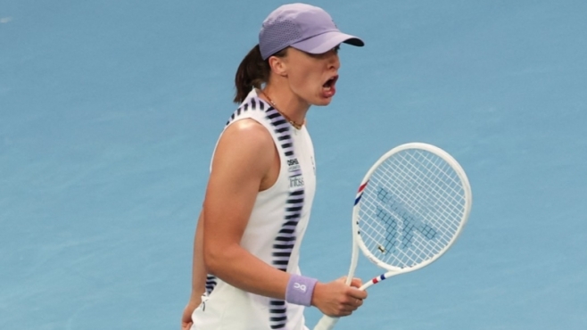 Швьонтек тръгна трудно, Андреева и Шнайдер с впечатляващи обрати 