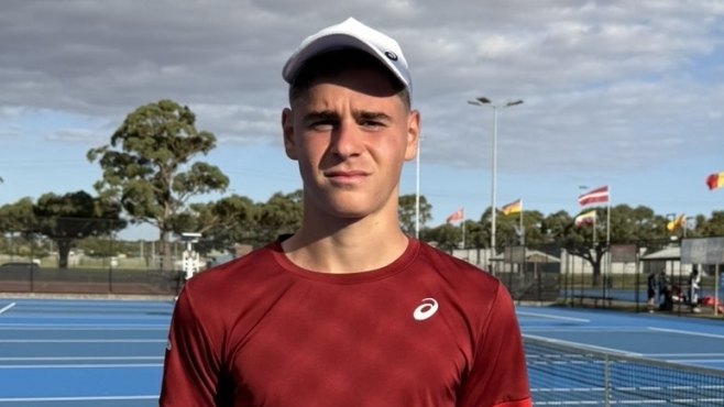 Димитър Кисимов срещу квалификант в първия кръг на сингъл при юношите на АО