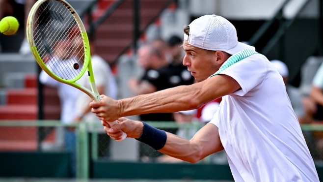 Нестеров с убедителна победа и е на 1/4-финал на сингъл в Тунис