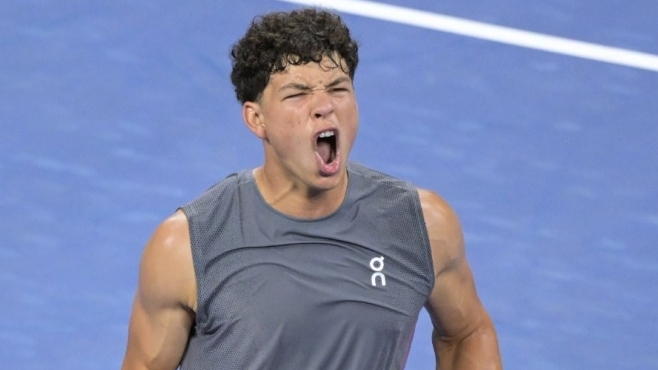 Шелтън ще играе на ¼-финал в Далас с Кецаманович, който отстрани Пол