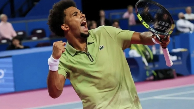 Артур Фис даде само гейм на Циципас