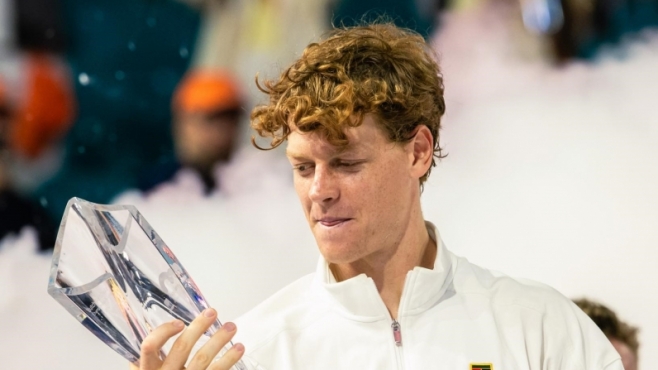 Яник Синер спечели Слънчев дубъл