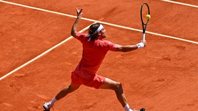 Трикратният шампион Циципас отпадна на старта