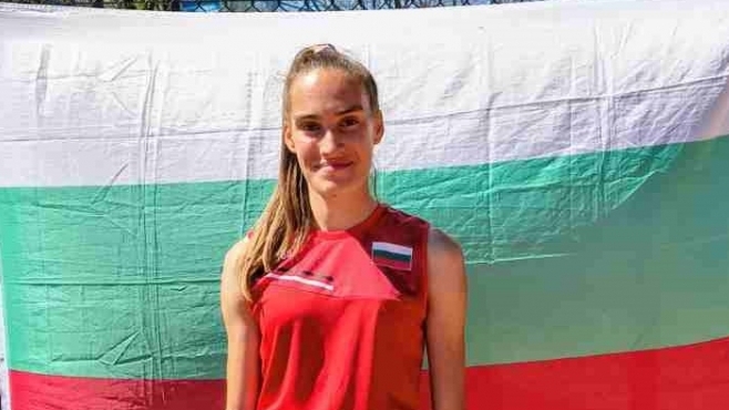 Денислава Глушкова даде само гейм на сръбкиня