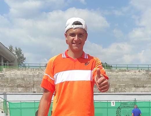 Александър Василев се класира за четвъртфиналите на двойки в Германия