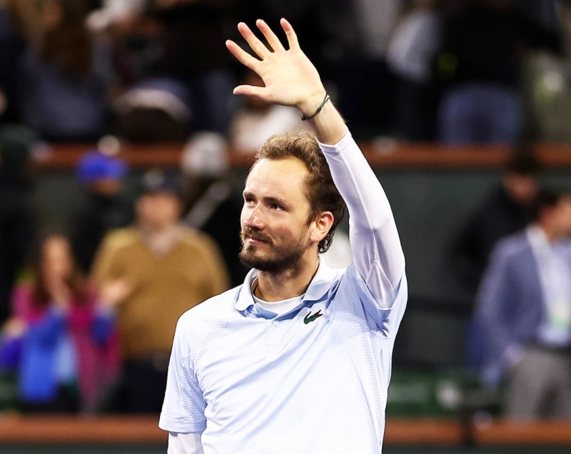 Медведев продължава безупречното си представяне в Бризбън