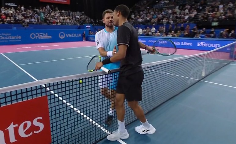 Оже-Алиасим победи Вавринка и продължава защитата на титлата си в Монпелие