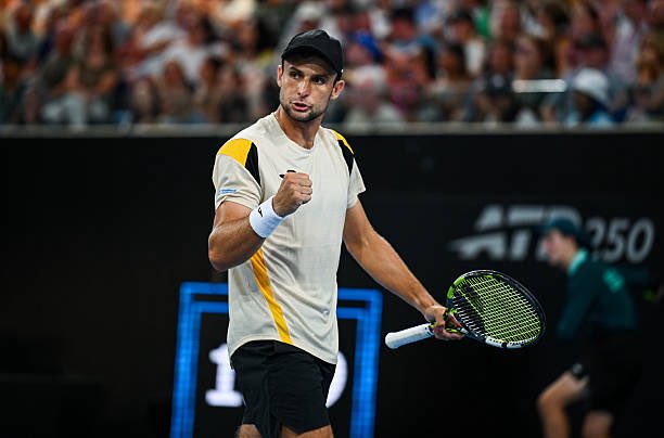 Вукич отстрани Циципас в Аделаида, Махач и Хиджиката също с победи