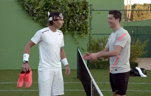 ВИДЕО: Кой е по-добър - Роналдо с тенис топка или Рафа с футболна?