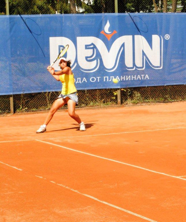 Вивиан Златанова на полуфинал в Пловдив