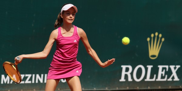 Виктория Бърдарова дебютира с победа на „Еди Хер”