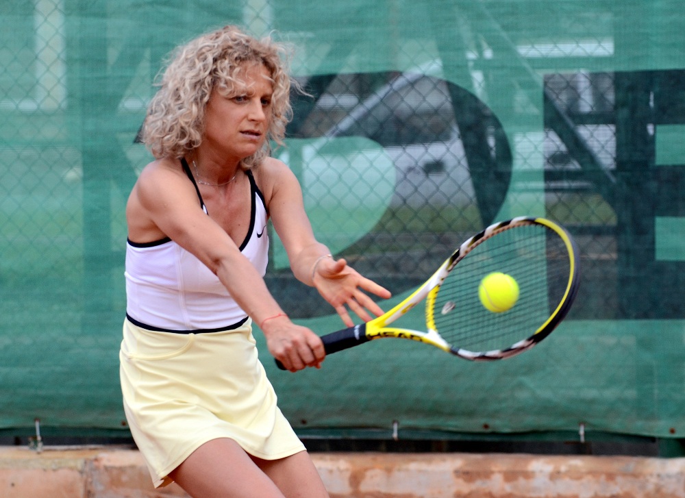 Българска тенисистка водачка в две световни ранглисти 