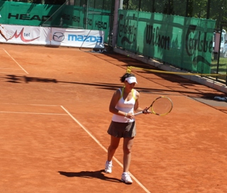 Вивиан Златанова на полуфинал на ITF турнира в Хасково