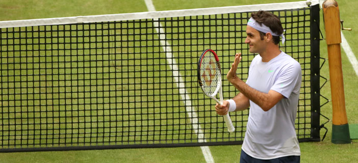 Федерер на полуфинал след „двоен лешник” (видео)
